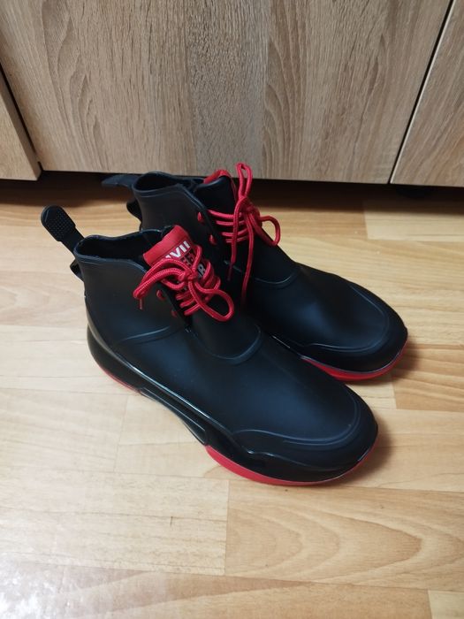 Резиновые сапоги (ботинки)