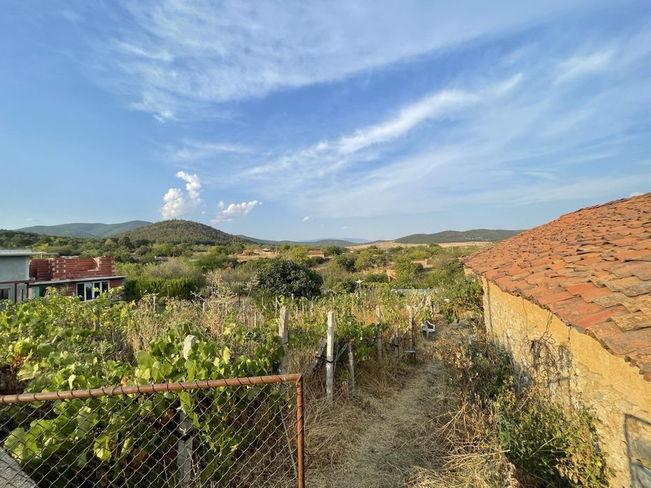 Продава се Къща в Хисаря - 1200 кв.м за 25 €/кв.м - Снимка #2