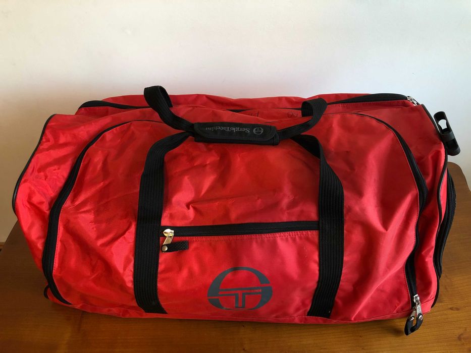 Lot 12 genti calatorii / sport / sala / fitness Adidas, Hummel, H2O, Gio Style stare buna si foarte buna
