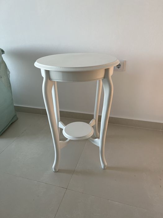 Масичка / нощно шкафче / помощна маса