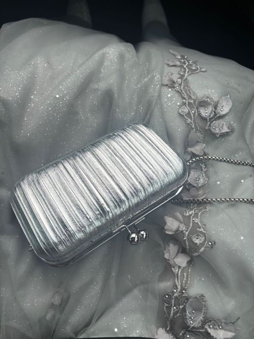 уникална бална рокля