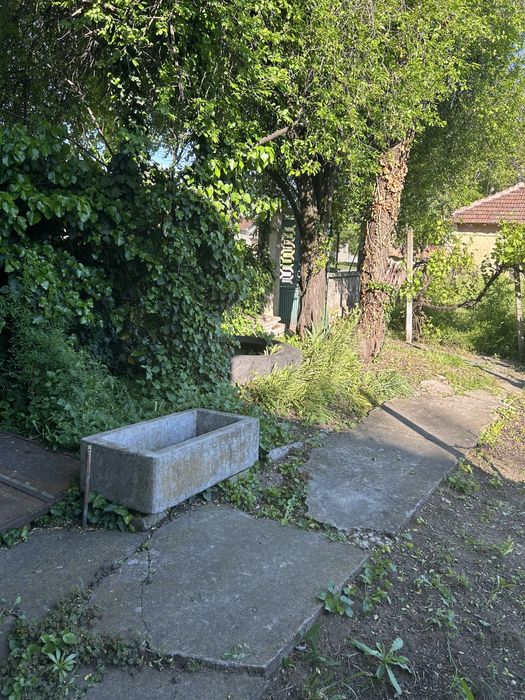 Продава се къща в град Летница