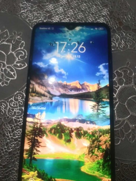 Redmi 8  64 GB idealni