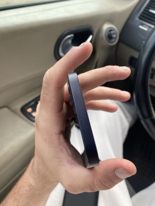 Iphone 12 , PRET 900lei , usor negociabil