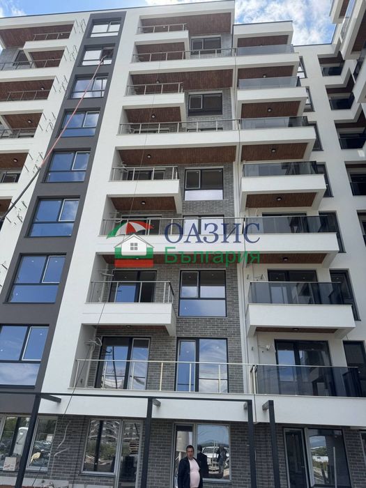 Апартамент с 2 спални и двор (21,5 кв.м) в "Lazur Residence", м. Мадика, кв. Славейков, Бургас, 81,79 кв.м, #34131670