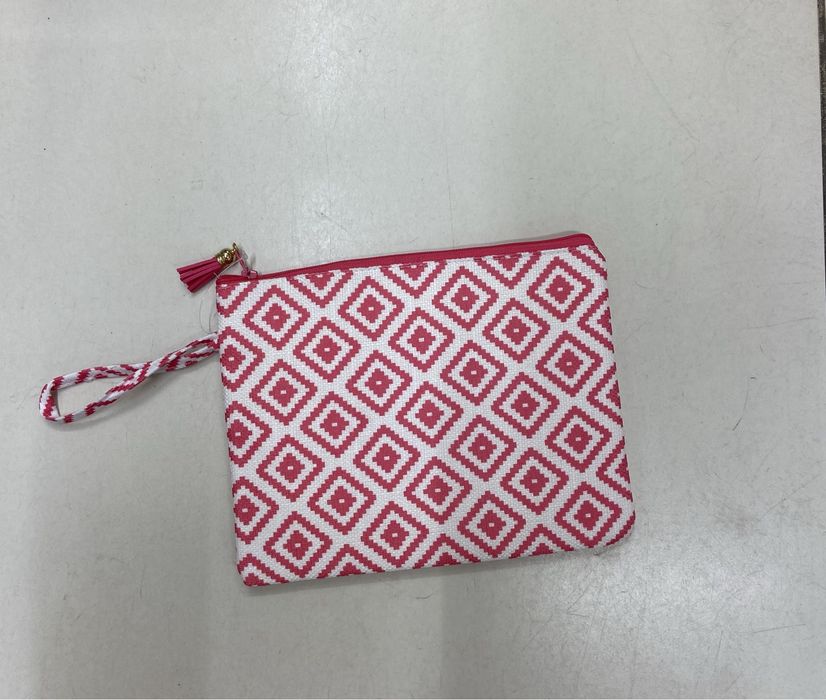 Плажен несесер- Вашият комплект за летни приключения