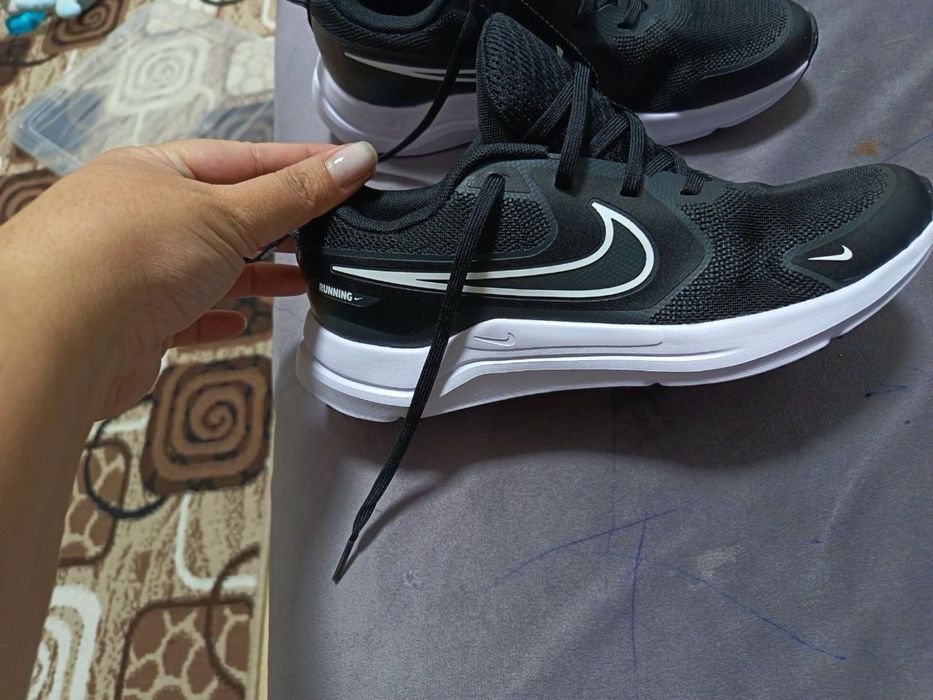 Кроссовки унисекс 37 размер привозили с Америки