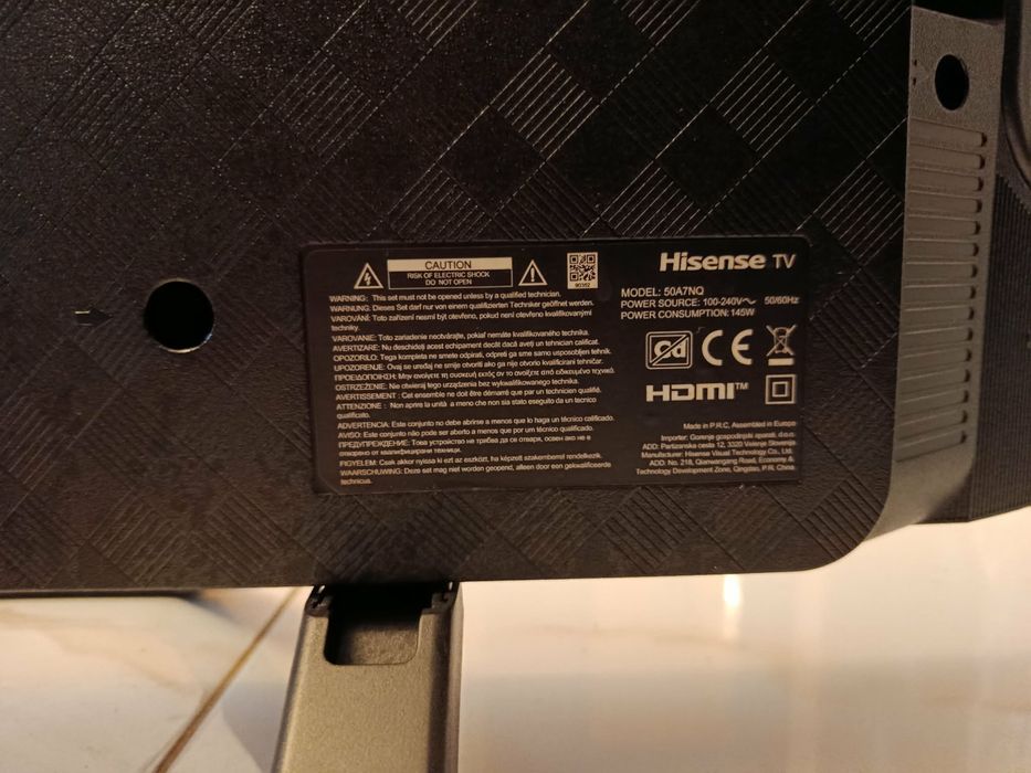 Телевизор 50 инча Hisense счупен