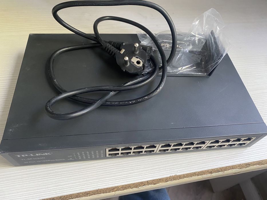 Коммутатор TP-Link TL-SF1024D