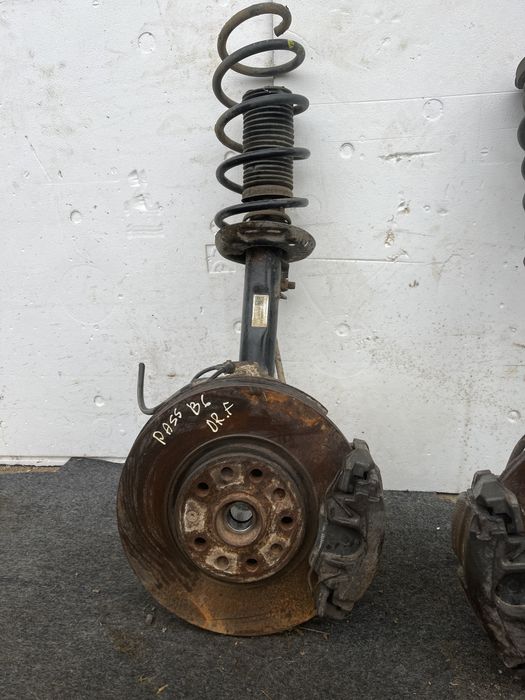 Fuzeta fata stanga dreapta VW Passat B6 2005-2010 etrier disc telescop