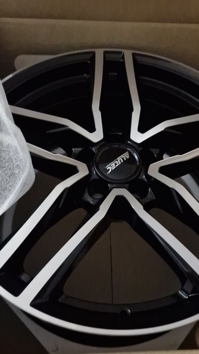 Audi Mercedes BMW 19цола ЕТ 20 Вградени фланци Нови внос от Германия Замъка Ямбол