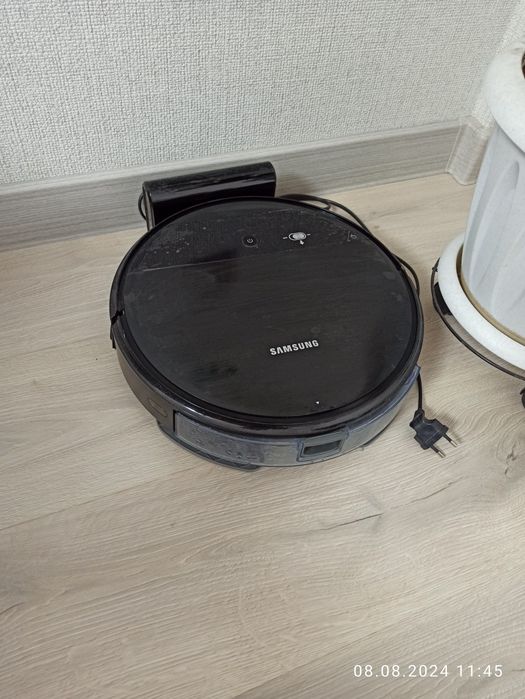 Продам робот пылесос