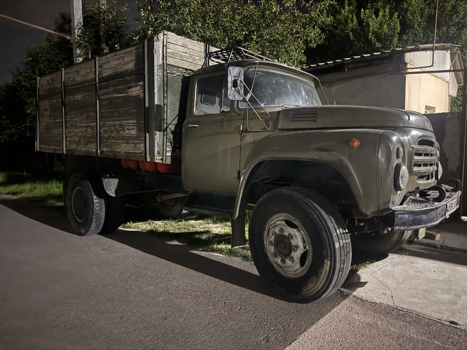 Zil 130 sotiladi yili 1983