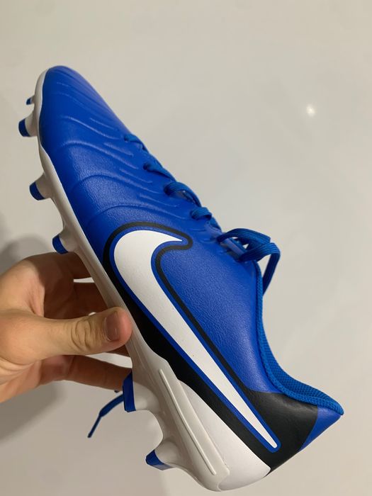 Футболни бутонки