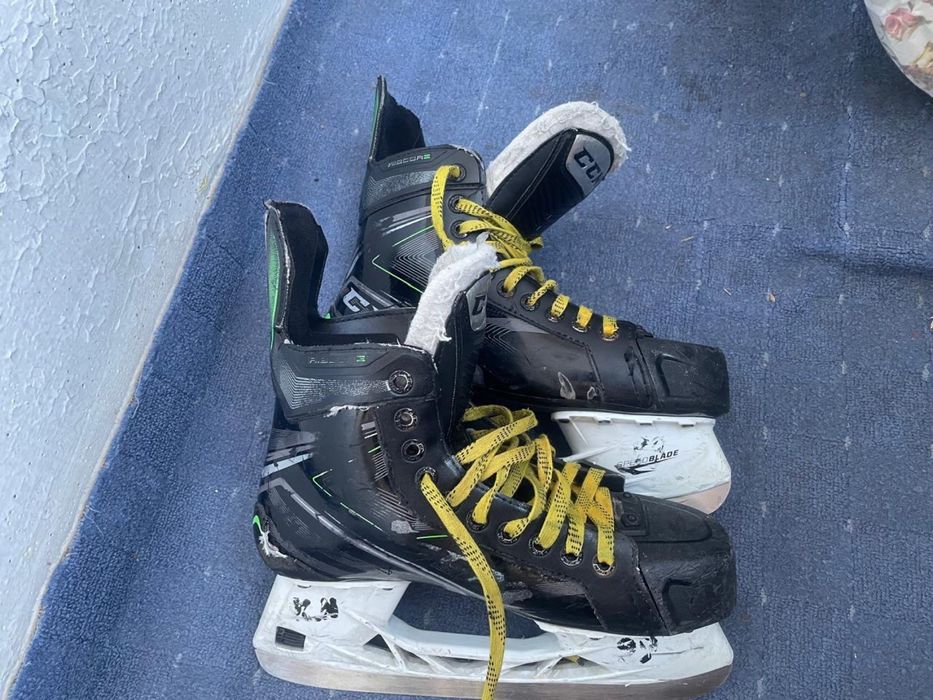 профессиональные коньки ccm