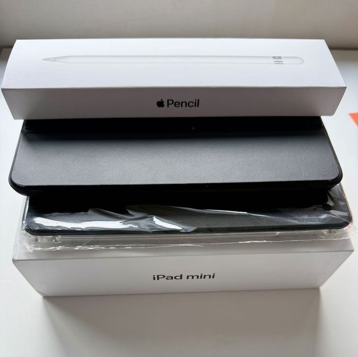 Ipad mini 5 - 256 Gb, Space Grey, pachet cu Apple pen + 2 huse, stare excelenta