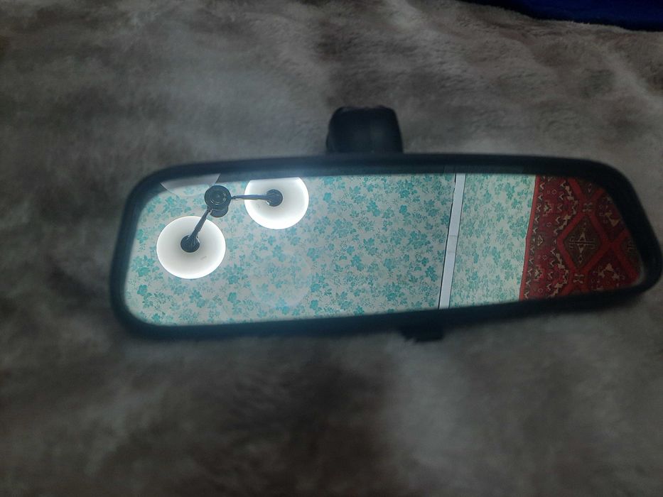 Зеркало заднего вида