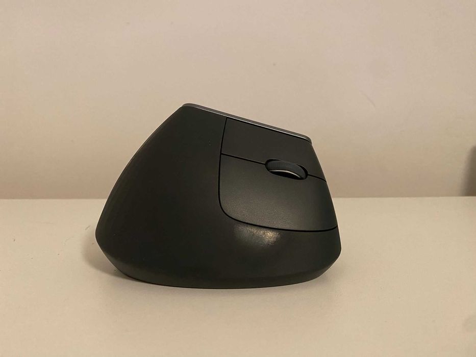 Logitech MX Vertical Ergonomic