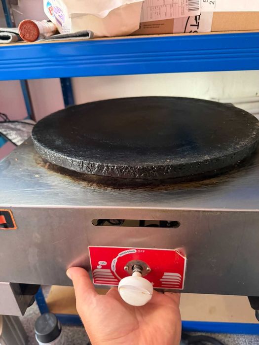 Котлон за палачинки на газ