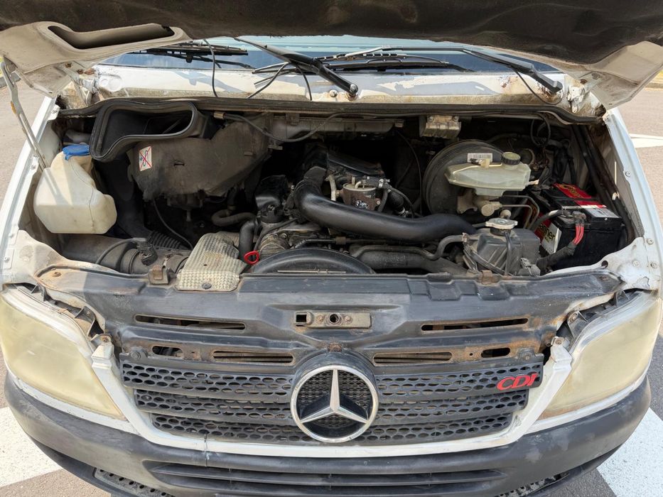 Vând Mercedes Sprinter 211 CDI, an 12/2005, M1 8+1 locuri,ampatament lung