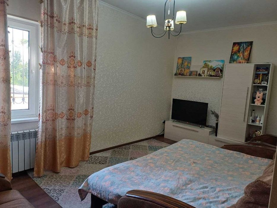 Продаётся уютная 2 в 3 комнатная квартира в Мирзо-Улугбекском районе