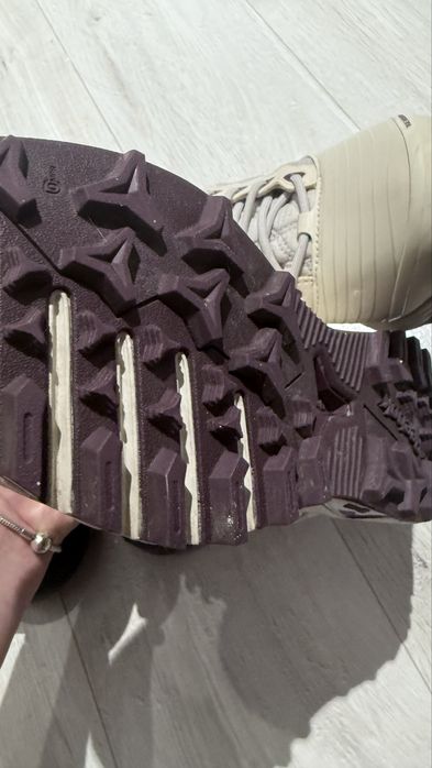 Продам кроссовки р 38