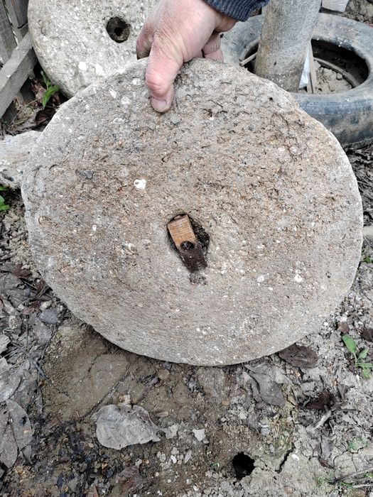 Pietre rasnita veche