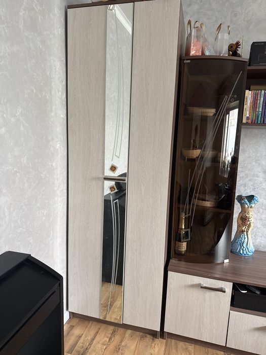 Продам стенку  в хорошем состоянии