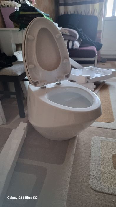 Навесной унитаз тренд