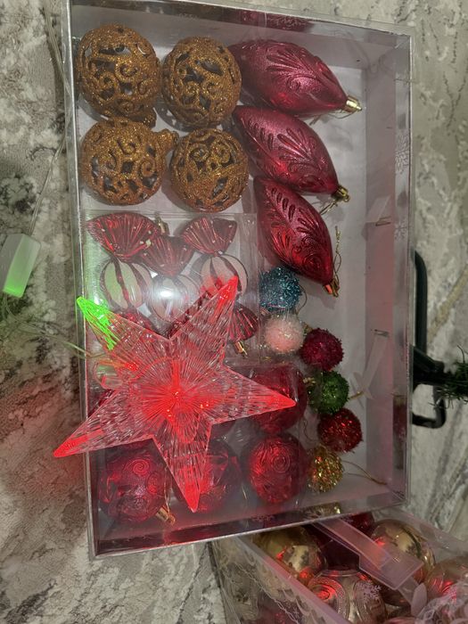 Елка Шымкент вместе с игрушками