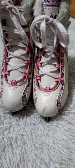 Продам коньки женские