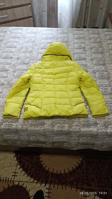 Продам куртку в отличном состояни