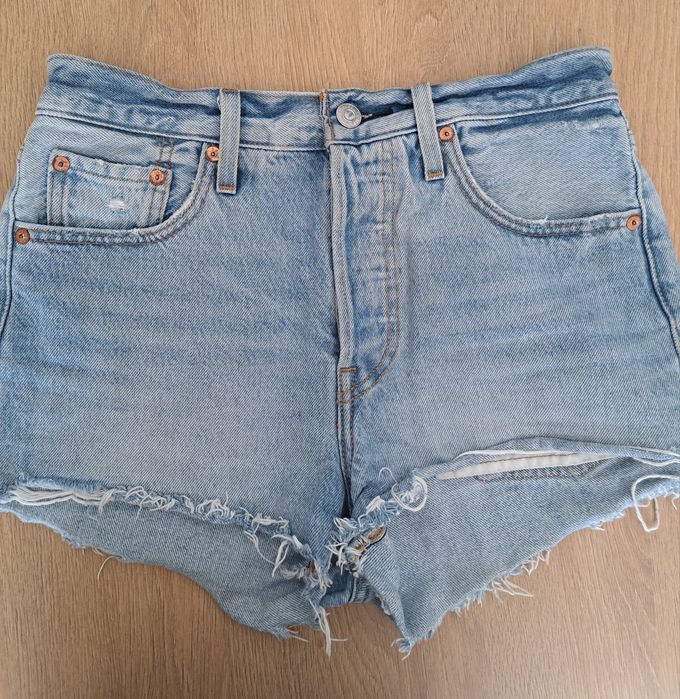 Къси дъкови панталони Levi's