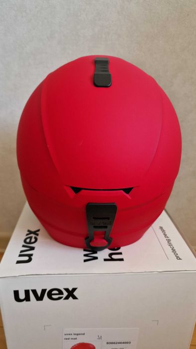 Ски каска Uvex legend