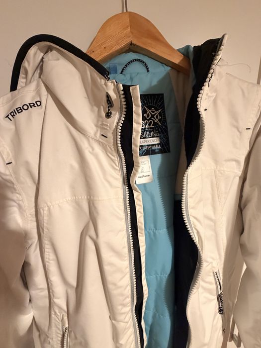 Geacă waterproof și anti vânt călduroasă