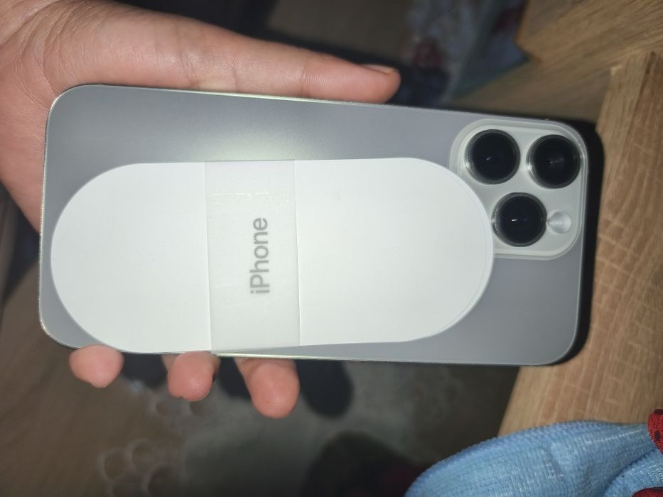 Vând iphone 16 promax