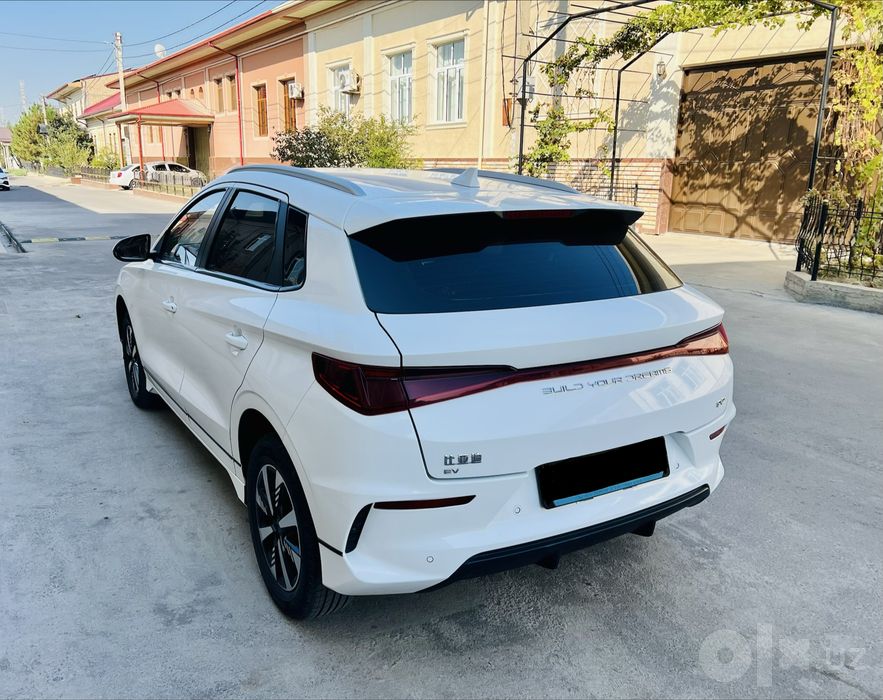 BYD E2 405 km  Luxury Kraska Tozza 100%
