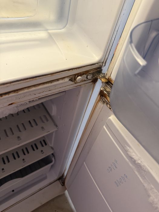 Холодильник indesit