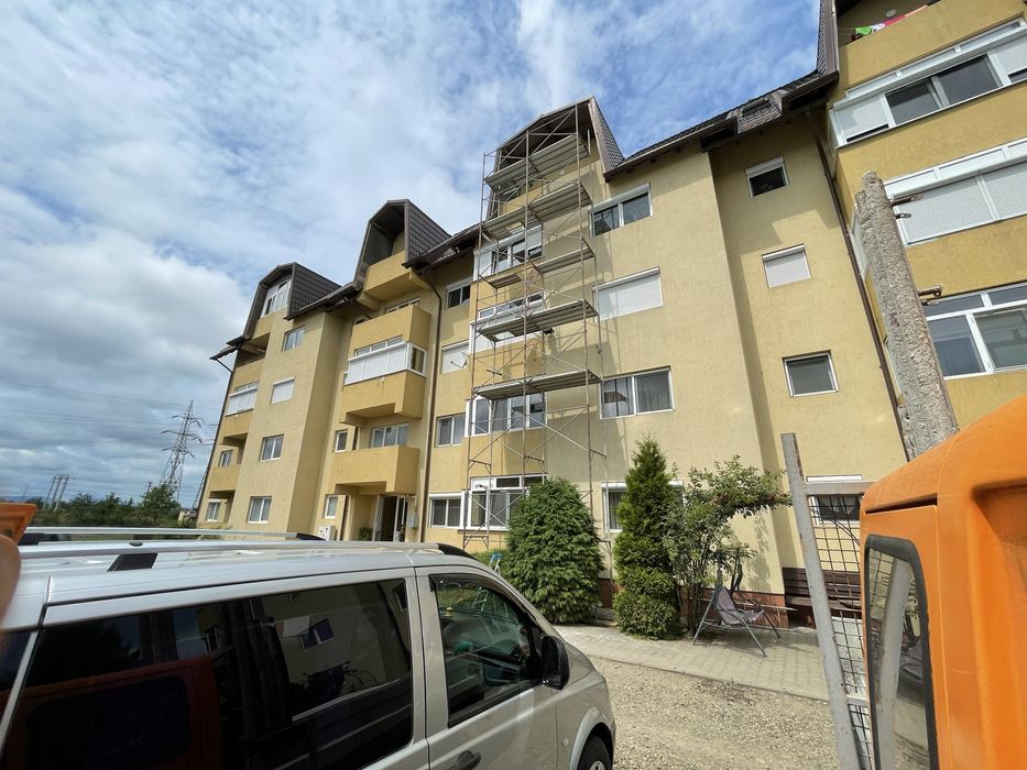 Schela metalica de închiriat