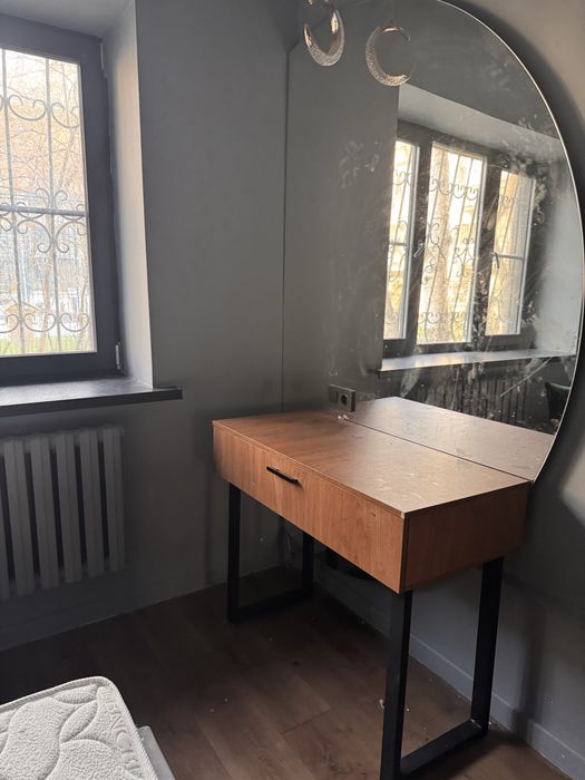 Зеркало и туалетнай стол