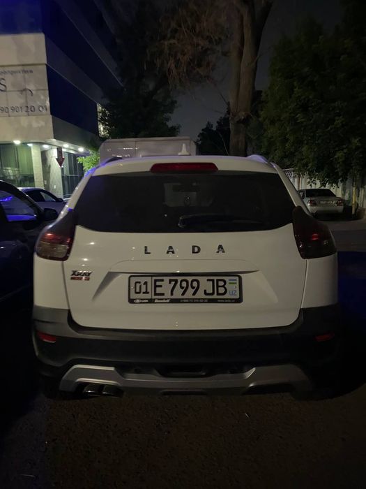 Лада X-RAY чистая не робот покупали с авто салона!!!