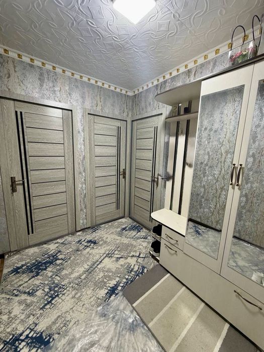 Продаётся 3 ком в 8 микрорайоне