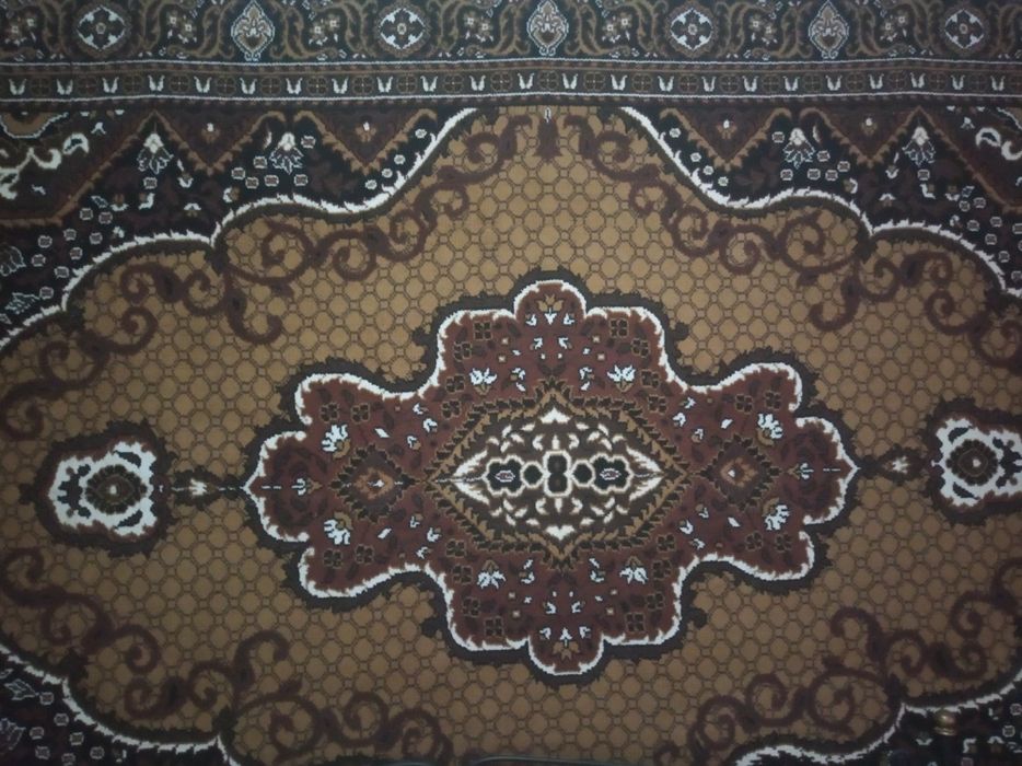 Продаю ковер полу шерстяной