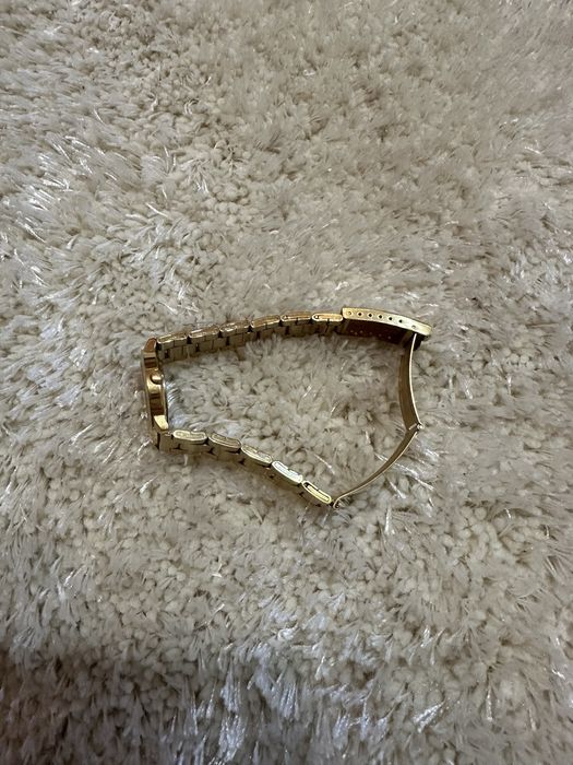 S. Oliver Ceas auriu