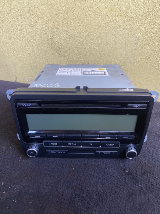 Radio CD Vw Scirocco EOS Pret 300 lei