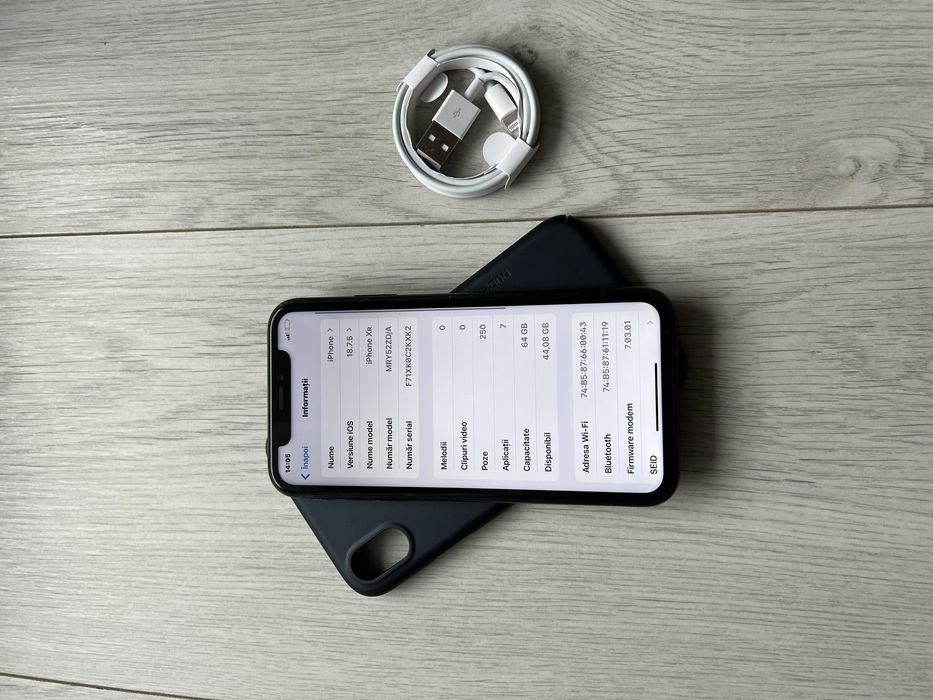 • Iphone XR •  BATERIE 92% •