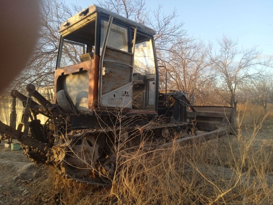 Yutu S 702_A traktori sotiladi