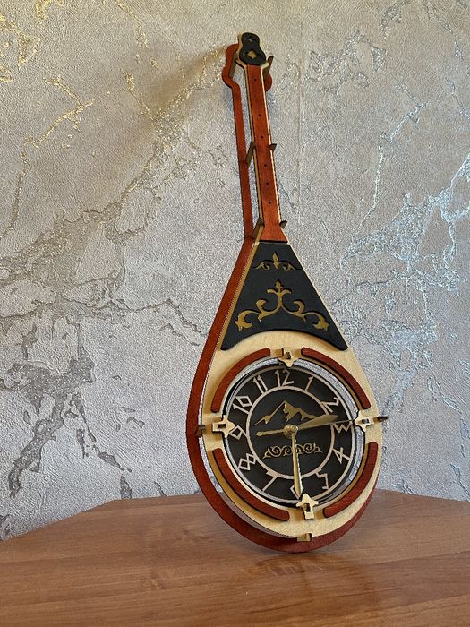 Часы "Домбра" кварцевые