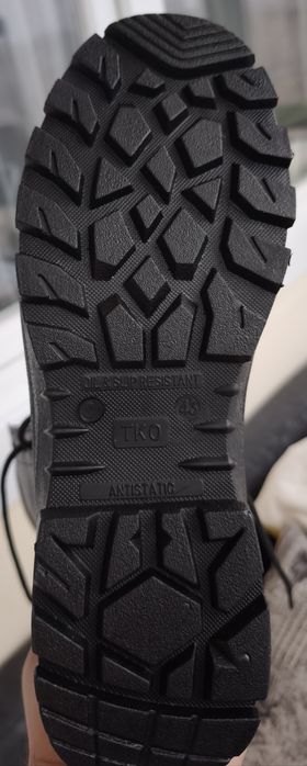 Продам берцы новые