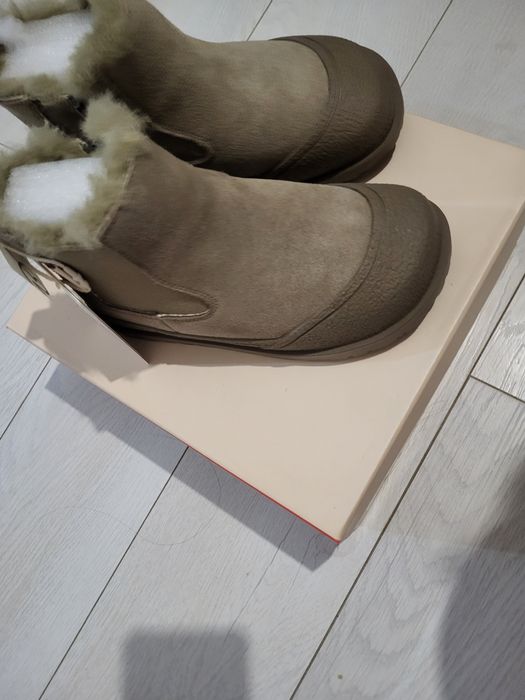 Продам ботинки Ariaca